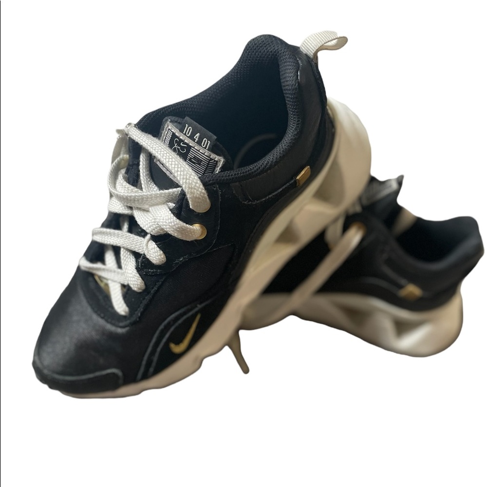 Nike - women | Color: Black | Size 6.5